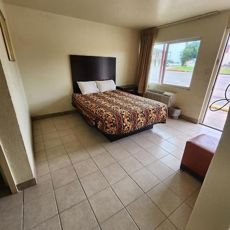 Hometown Inn And Suites 메스키테 외부 사진